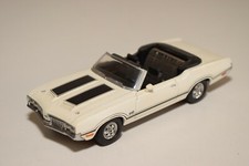 A2 1:43 MATCHBOX YESTERYEAR YMC11 OLDSMOBILE 442 WHITE N MINT CONDITION