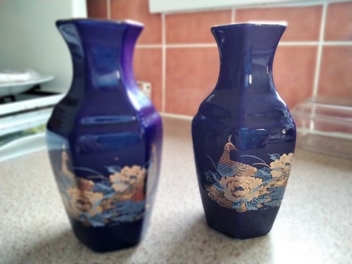 Pair ins vases brinns of - pair,