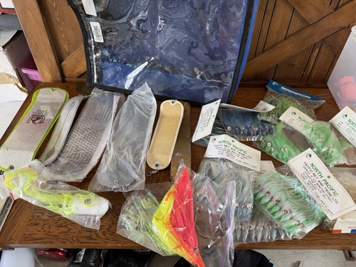 Deep sea fishing lot - deep,