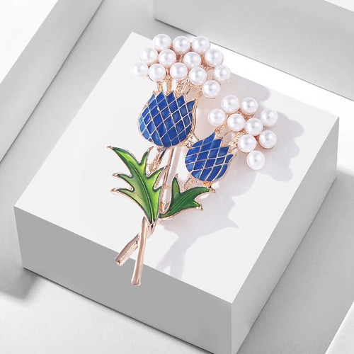 Art deco style thistle - style,