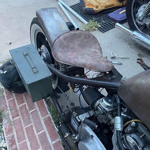 Motorcycle solo seat - 3", spring