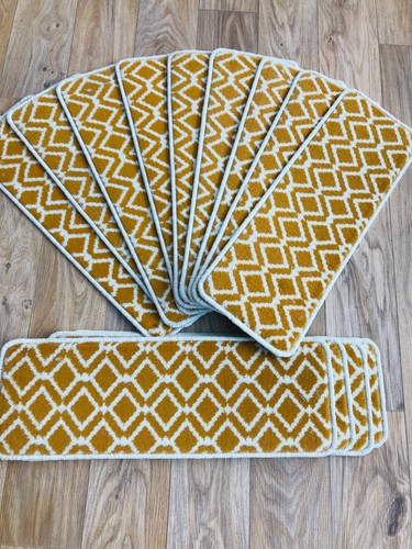 Open plan carpet stair - 14,