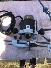 elu mof 96/02 240 volt 1/4 shank router with few accesories used free postage