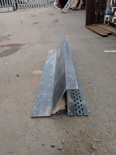 Short steel cavity - steel,