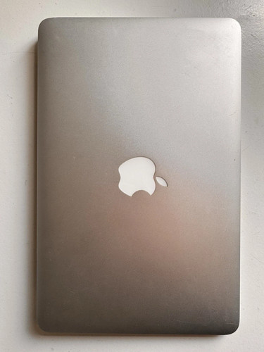 Apple macbook air laptop - 11",