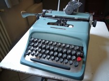 OLIVETTI Studio 44 Typewriter
