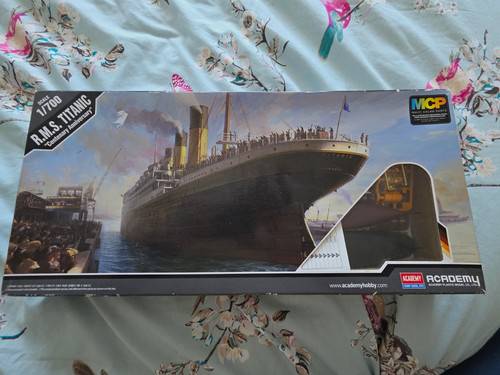 Academy 700 s titanic - academy, r.m.s.