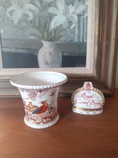 Royal Crown Derby Olde Avesbury Vase / Flower Pot - A73 - 1st Quality