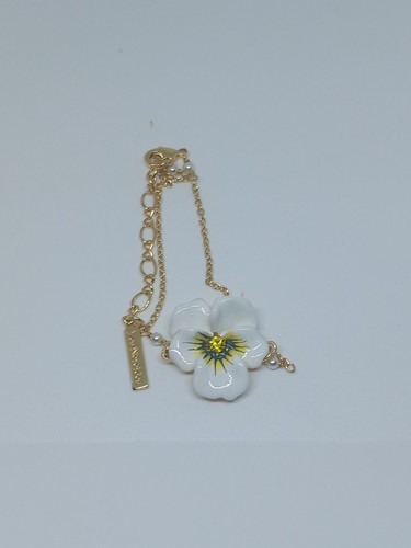 Les nereides white flower - les,