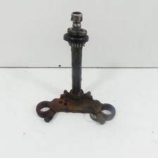 Suzuki GT 250 EZ:73 Lower Triple Clamp Fork 38404