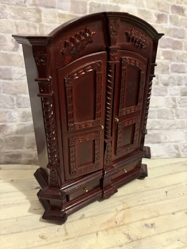 Dolls house scale - dolls, 1/12