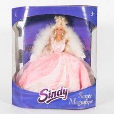 Boxed 1995 Hasbro Sindy doll -