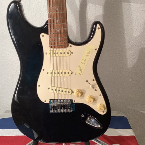 Squire fender guitar - squire, guitar.