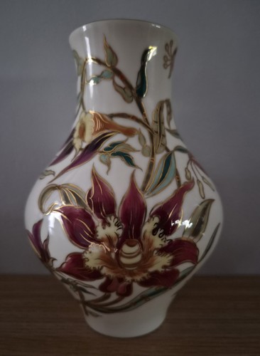 Zsolnay hungary hand painted - hungary,