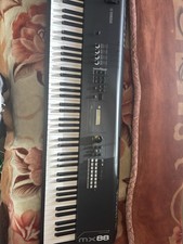 Yamaha MX88 Synthesiser