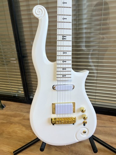 White prince cloud style - white,