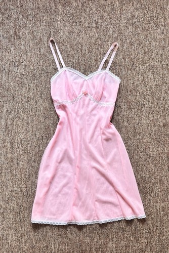 Beautiful vintage semi sheer - beautiful,