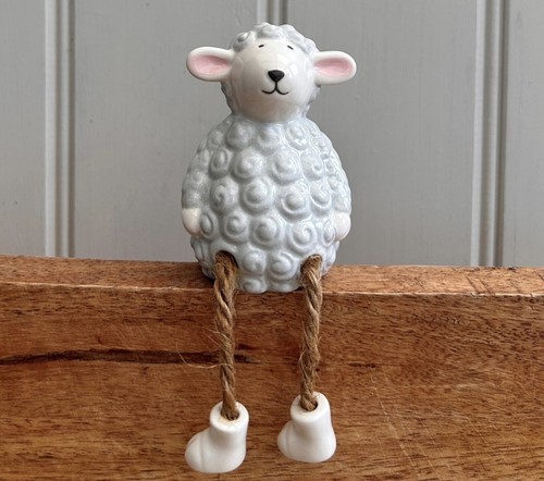 Small sheep with - small, dangley