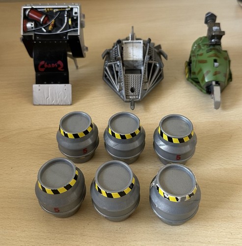 Vintage robot wars - robot, cast