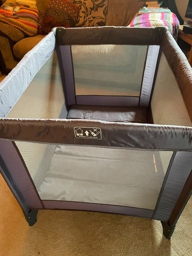 Cuggl baby travel cot - travel, grey