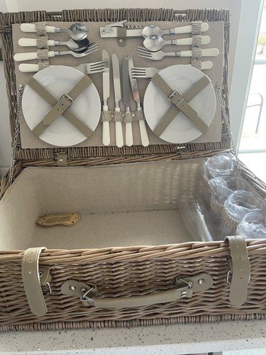 Large wicker hamper - ,