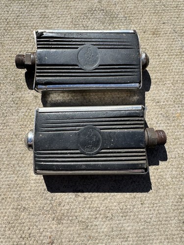 Vintage raleigh bicycle - bicycle, pedals
