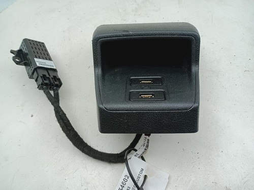 Ford tourneo custom usb port - ford,