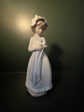 Nao By Lladro Girl Holding