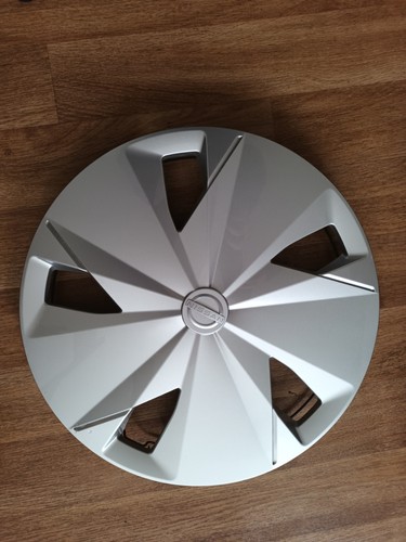 Nissan townstar wheel trim hub - nissan,