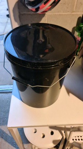 Ltr litre black - l,