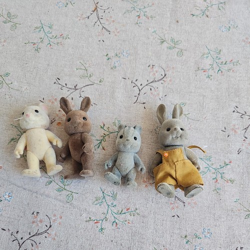 Sylvanian family figure - family,