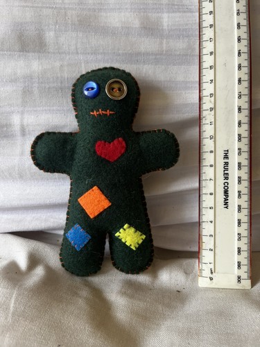 Small dark green voodoo pagan - dark,