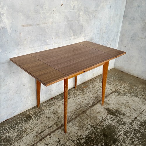 Mid century beige - mid, draw