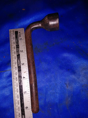 Vintage wheel brace - brace, pennant