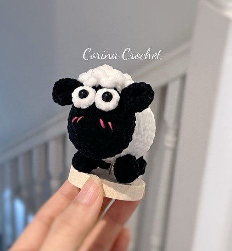 Hand crochet amigurumi - , shaun