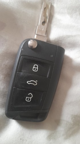 Genuine skoda button remote - skoda,
