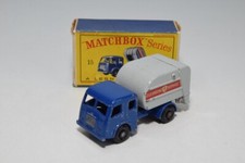 B66 1:64 3 INCH 3INCH MATCHBOX