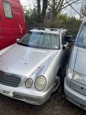 E200 Mercedes Breaking W210