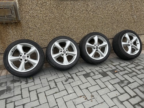 Mercedes adharaz staggered - mercedes,