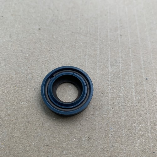 Oil seal genuine - oil,