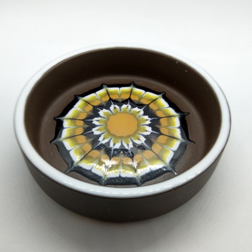 1977 hornsea pottery small - 1977, pin