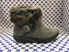 Women's MBT Shoes >>