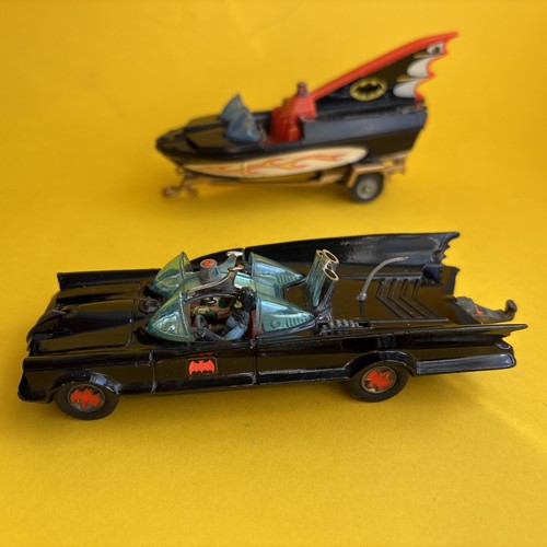 Corgi toys gift - corgi, batmobile