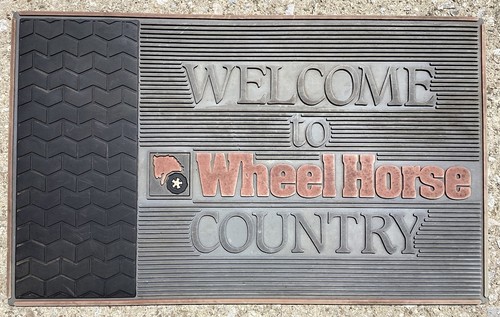 Wheel horse tractor - wheel,