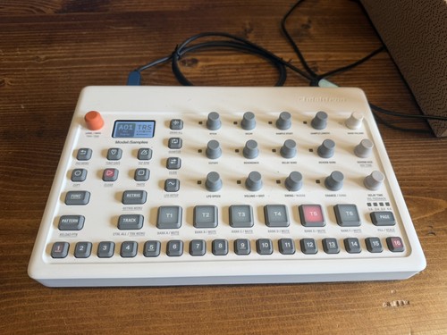 Elektron model samples track - model,