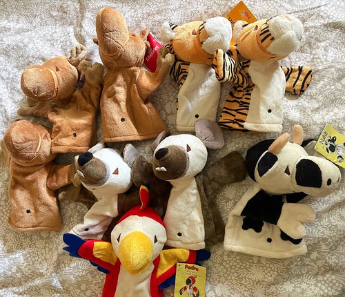 Emirates hand puppets - hand,