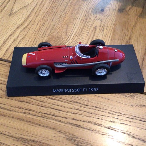 Maserati 250f brumm die cast - maserati,