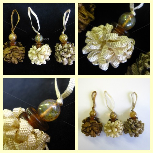 Pom ribbon key - pom,