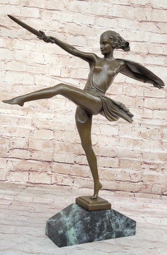 Nudes amazon girl her - nudes,