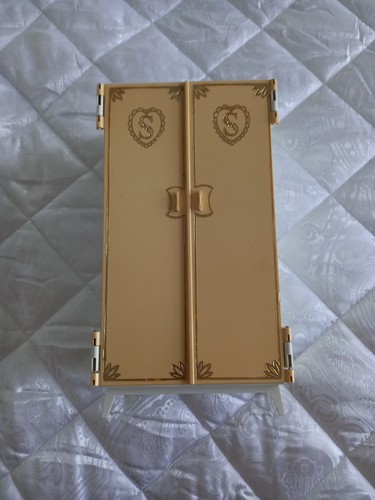 Vintage sindy wardrobe 1967 - sindy,